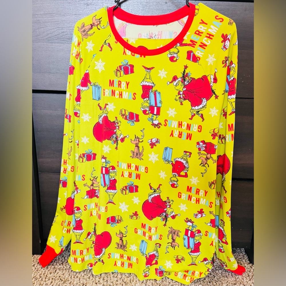 Women’s Grinch Pj Set